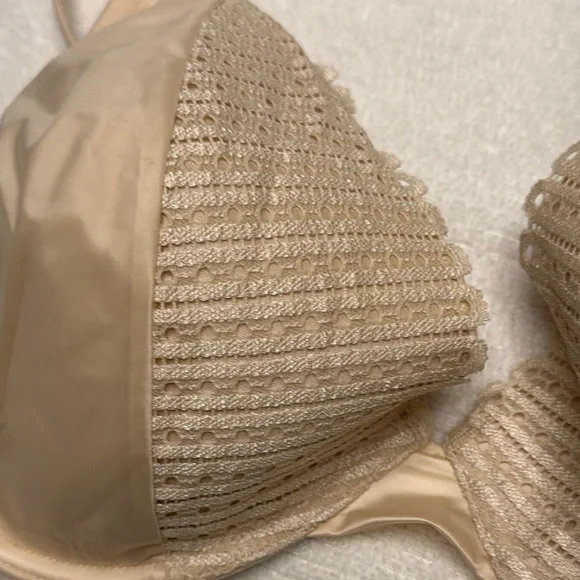 ThirdLove Tan Matte & Sine eyelet Plunge Bra with Molded Cups - Picture 3 of 6